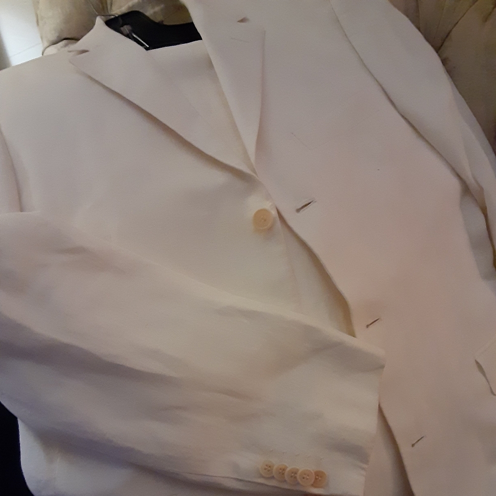 SARAR classic Cream Suit, Cut In Viscose, 44R, (NEW) pants Uncut.